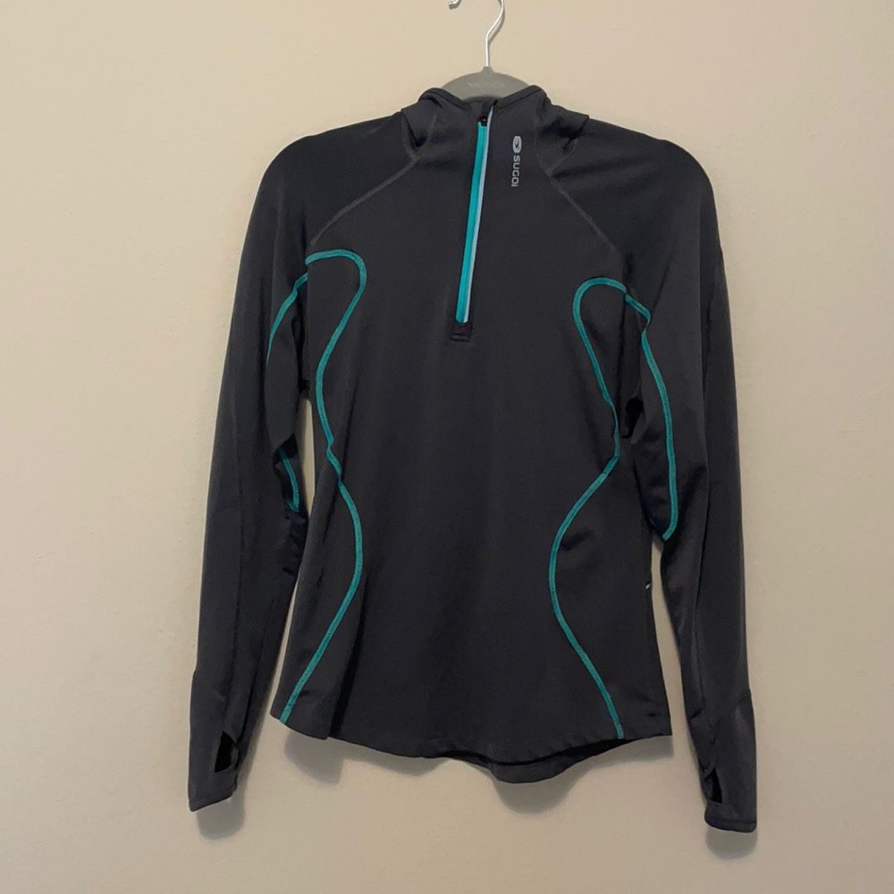 Beautiful sport sweater with zipper